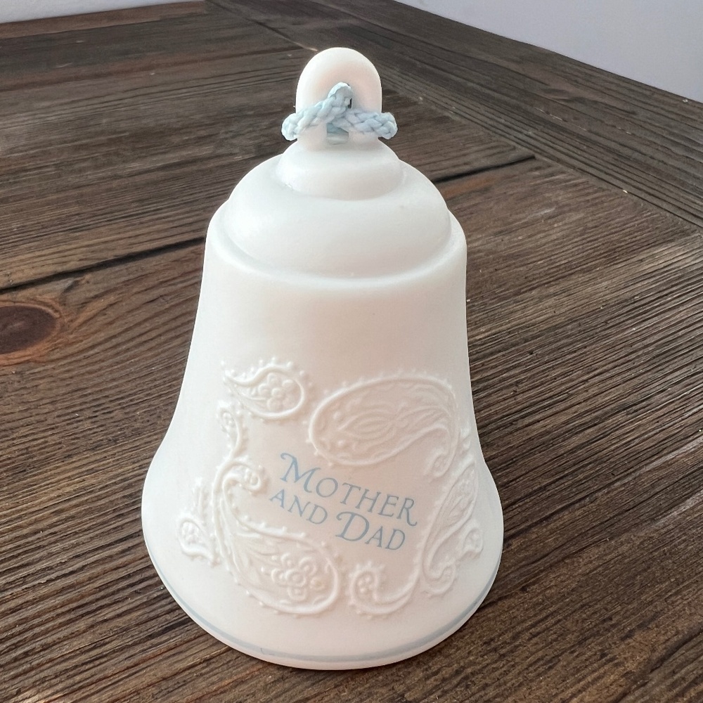 Vintage Hallmark "Mother and Dad"‎ Bell Ornament Dated 1985